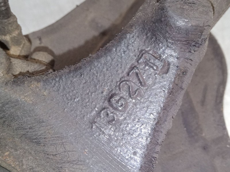 Recambio de mangueta delantera derecha para peugeot box bus17 l4h2 160 box bus17 l4h2 160 referencia OEM IAM   