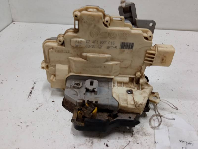 CERRADURA PUERTA DELANTERA DERECHA 4F1837016 