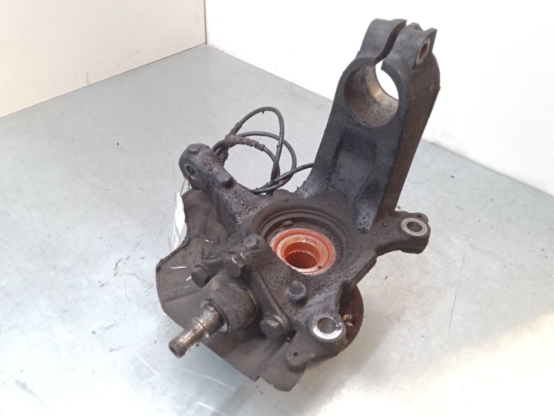 Recambio de mangueta delantera izquierda para peugeot box bus17 l4h2 160 box bus17 l4h2 160 referencia OEM IAM   