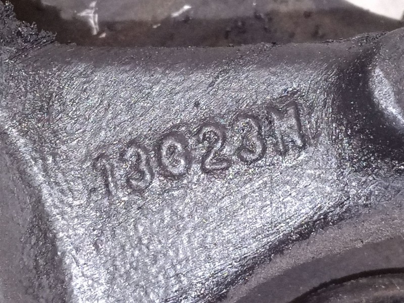 Recambio de mangueta delantera izquierda para peugeot box bus17 l4h2 160 box bus17 l4h2 160 referencia OEM IAM   