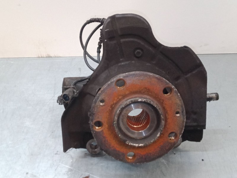 Recambio de mangueta delantera izquierda para peugeot box bus17 l4h2 160 box bus17 l4h2 160 referencia OEM IAM   