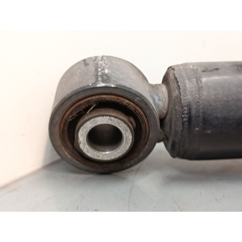 Recambio de amortiguador trasero izquierdo para mg zs suv (azs1) 1.0 t-gdi referencia OEM IAM 10825265  