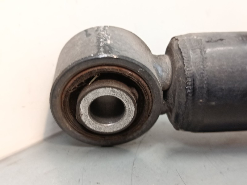 Recambio de amortiguador trasero izquierdo para mg zs suv (azs1) 1.0 t-gdi referencia OEM IAM 10825265  