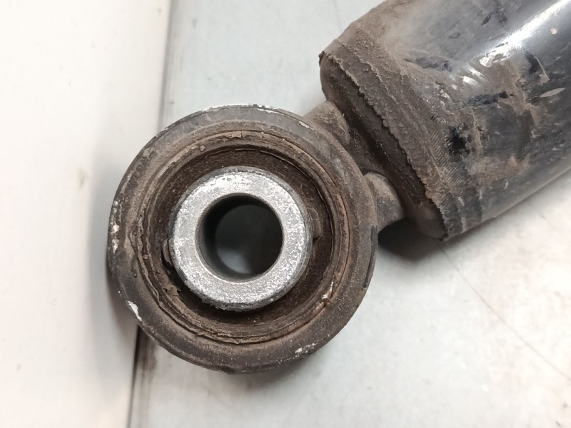 Recambio de amortiguador trasero derecho para mg zs suv (azs1) 1.0 t-gdi referencia OEM IAM 10825265  