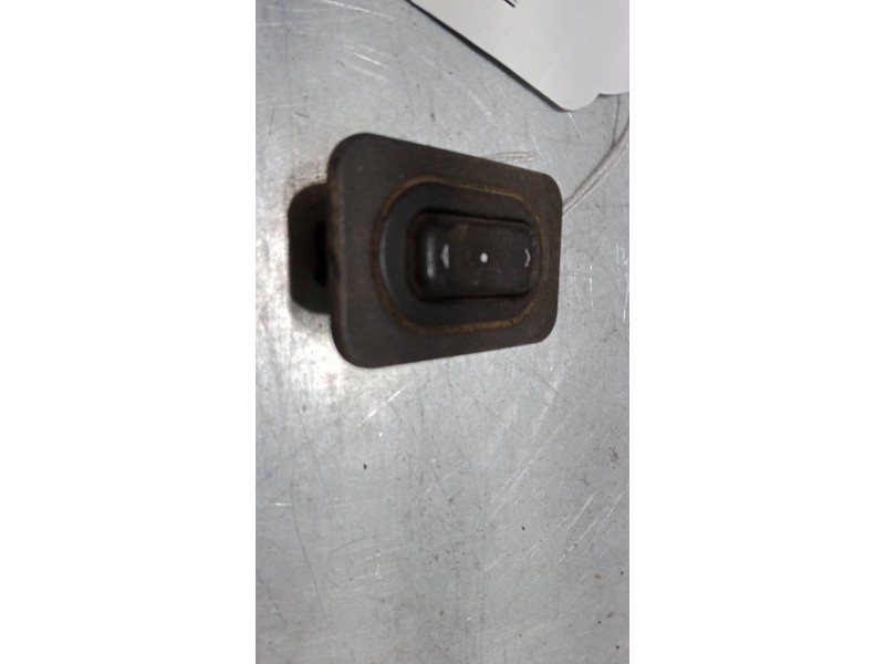 Recambio de mando elevalunas delantero derecho para opel combo tour 1.4 referencia OEM IAM   