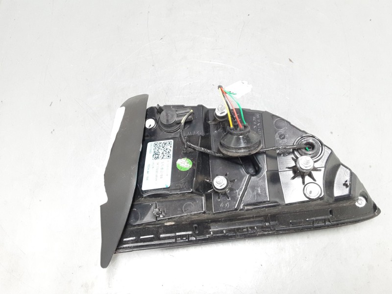 Recambio de piloto trasero porton izquierdo para mg zs suv (azs1) 1.0 t-gdi referencia OEM IAM 10571683  