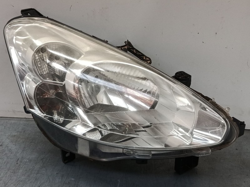 Recambio de faro derecho para peugeot partner tepee 1.6 hdi / bluehdi 75 referencia OEM IAM   