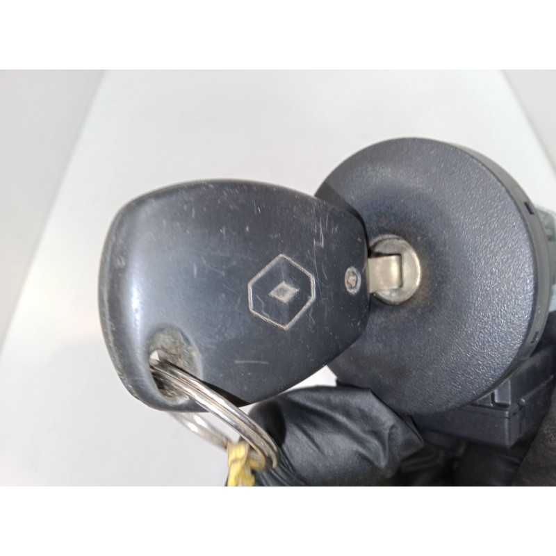 Recambio de clausor para renault clio iii (br0/1, cr0/1) 1.5 dci (br17, cr17) referencia OEM IAM 8200214173D  216738847BT