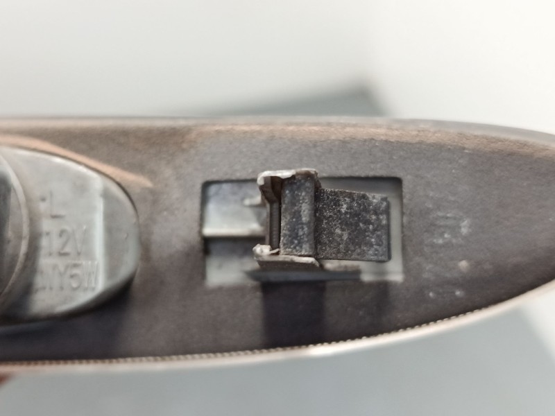 Recambio de intermitente lateral izquierdo para hyundai accent iii (mc) 1.6 gls referencia OEM IAM   