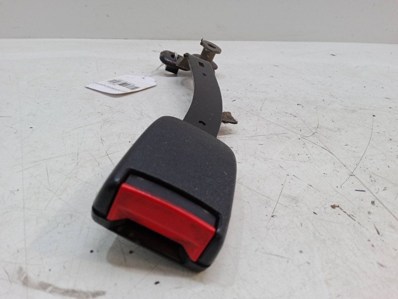 Recambio de anclaje cinturon delantero izquierdo para volkswagen golf iv (1j1) 1.6 referencia OEM IAM   