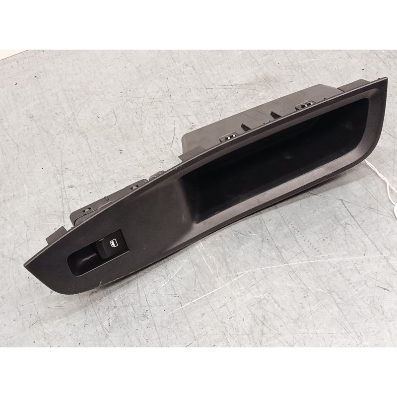 Recambio de mando elevalunas trasero derecho para mg zs suv (azs1) 1.0 t-gdi referencia OEM IAM 10470993  