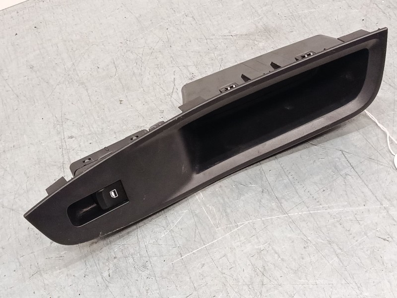 Recambio de mando elevalunas trasero derecho para mg zs suv (azs1) 1.0 t-gdi referencia OEM IAM 10470993  