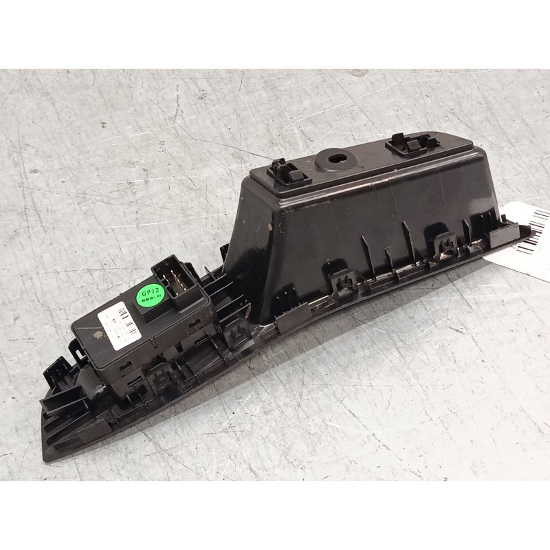 Recambio de mando elevalunas trasero derecho para mg zs suv (azs1) 1.0 t-gdi referencia OEM IAM 10470993  