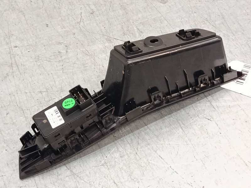 Recambio de mando elevalunas trasero derecho para mg zs suv (azs1) 1.0 t-gdi referencia OEM IAM 10470993  