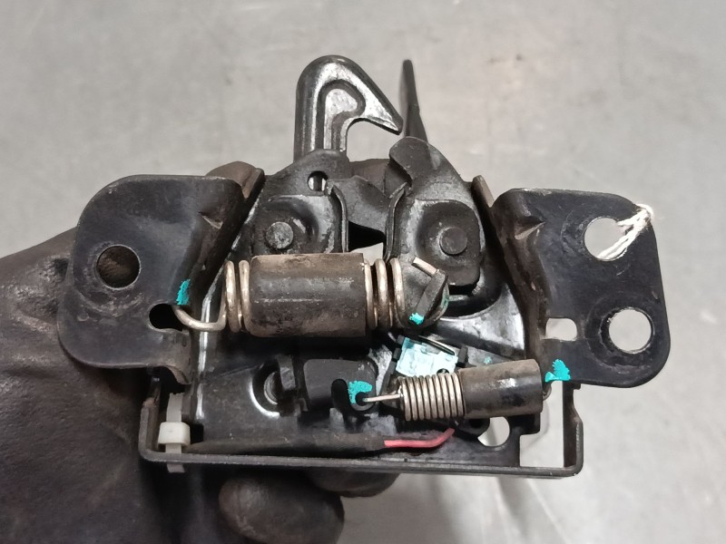 Recambio de cerradura capo para mg zs suv (azs1) 1.0 t-gdi referencia OEM IAM 10431597  