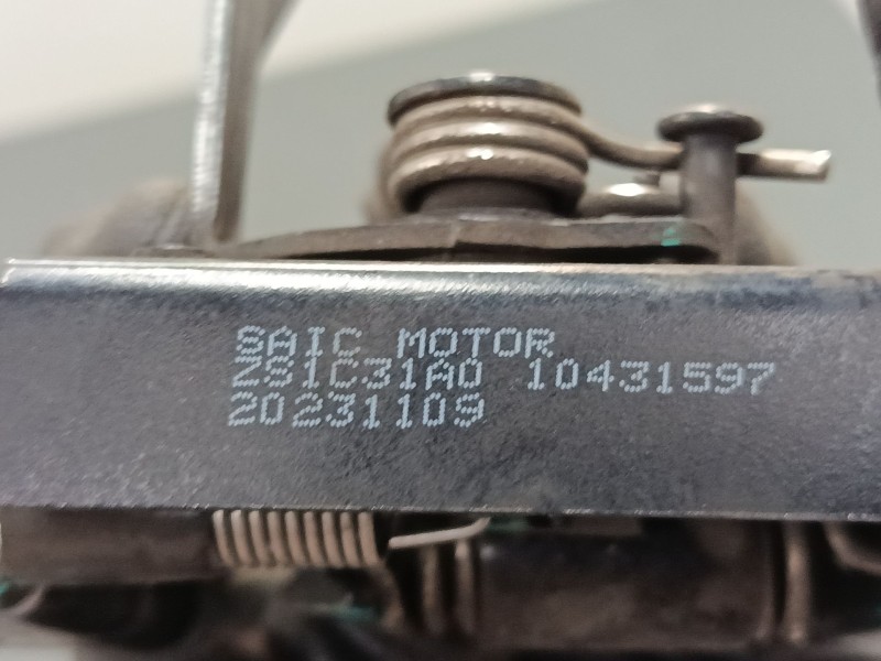 Recambio de cerradura capo para mg zs suv (azs1) 1.0 t-gdi referencia OEM IAM 10431597  