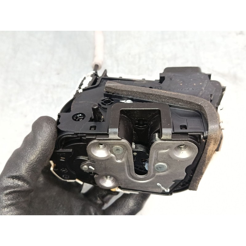 Recambio de cerradura puerta trasera derecha para mg zs suv (azs1) 1.0 t-gdi referencia OEM IAM 10845783  