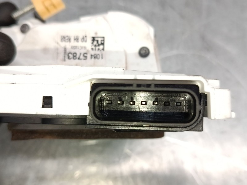 Recambio de cerradura puerta trasera derecha para mg zs suv (azs1) 1.0 t-gdi referencia OEM IAM 10845783  