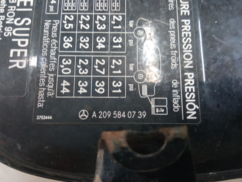 Recambio de tapa exterior combustible para mercedes-benz clk descapotable (a209) clk 200 kompressor (209.442) referencia OEM IAM
