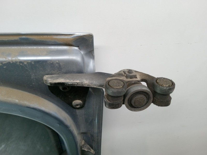 Recambio de puerta corredera izquierda completa para ford transit connect (p65_, p70_, p80_) 1.8 tdci referencia OEM IAM   