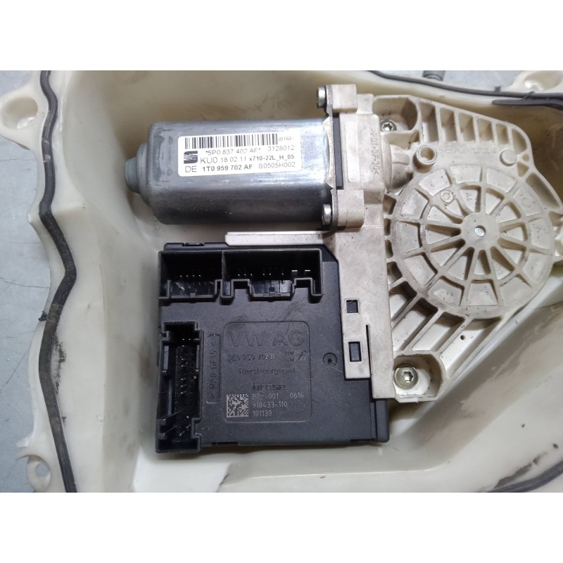 Recambio de elevalunas electrico delantero derecho para seat altea xl (5p5, 5p8) 2.0 tdi 16v 4x4 referencia OEM IAM 1T0959702AF 