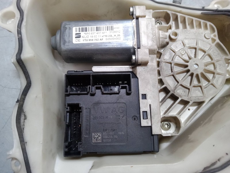 Recambio de elevalunas electrico delantero derecho para seat altea xl (5p5, 5p8) 2.0 tdi 16v 4x4 referencia OEM IAM 1T0959702AF 
