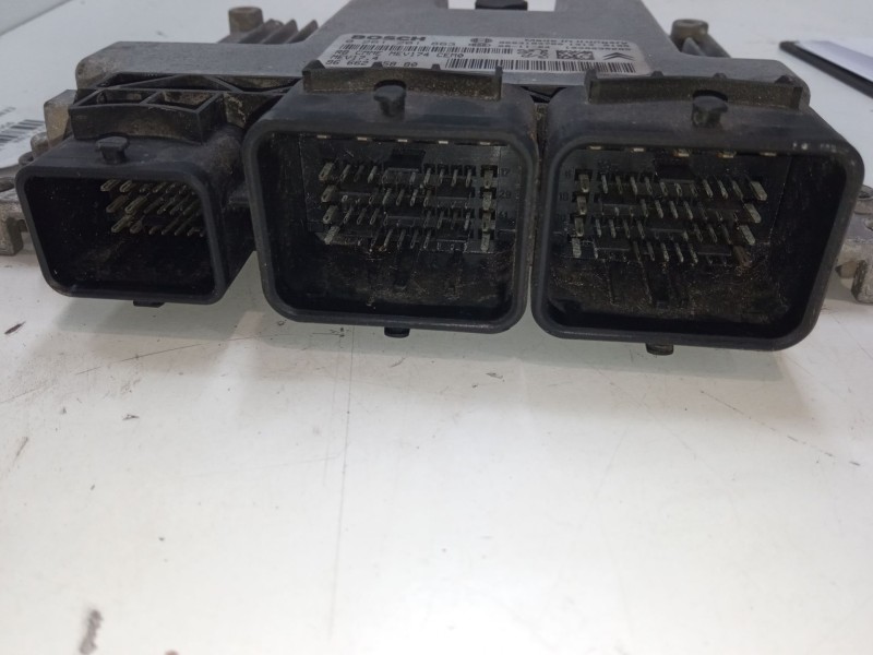 Recambio de centralita motor uce para peugeot 207/207+ (wa_, wc_) 1.4 16v referencia OEM IAM 9666235880 0261201863 