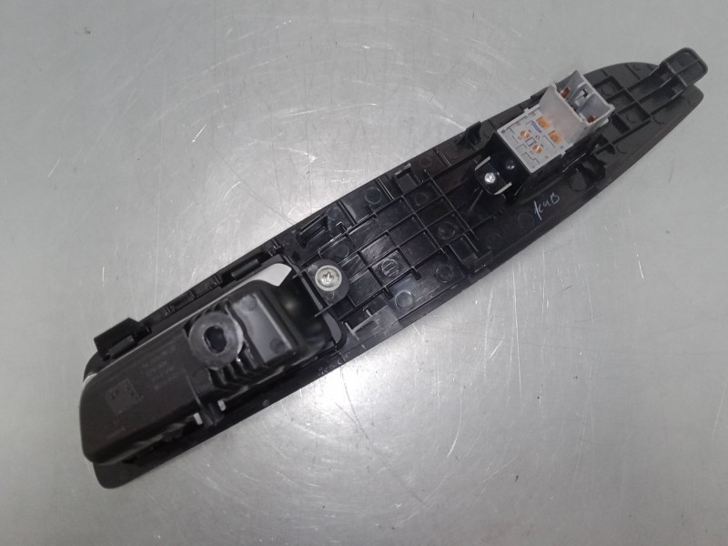 Recambio de mando elevalunas delantero derecho para hyundai i20 ii (gb, ib) 1.2 referencia OEM IAM   