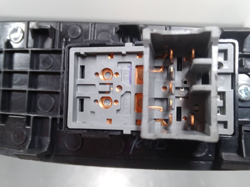 Recambio de mando elevalunas delantero derecho para hyundai i20 ii (gb, ib) 1.2 referencia OEM IAM   