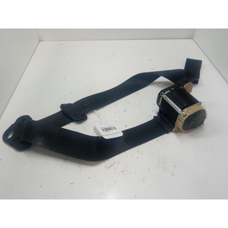 Recambio de cinturon seguridad delantero izquierdo para renault twingo ii (cn0_) 1.2 16v (cn0k, cn0v) referencia OEM IAM   