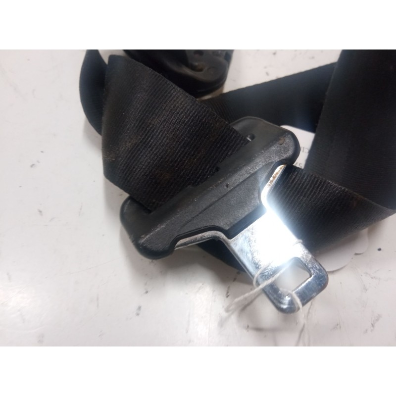 Recambio de cinturon seguridad delantero izquierdo para renault twingo ii (cn0_) 1.2 16v (cn0k, cn0v) referencia OEM IAM   