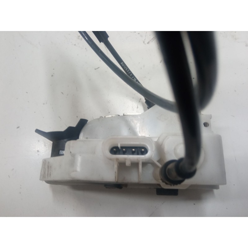 Recambio de cerradura puerta delantera izquierda para renault twingo ii (cn0_) 1.2 16v (cn0k, cn0v) referencia OEM IAM   