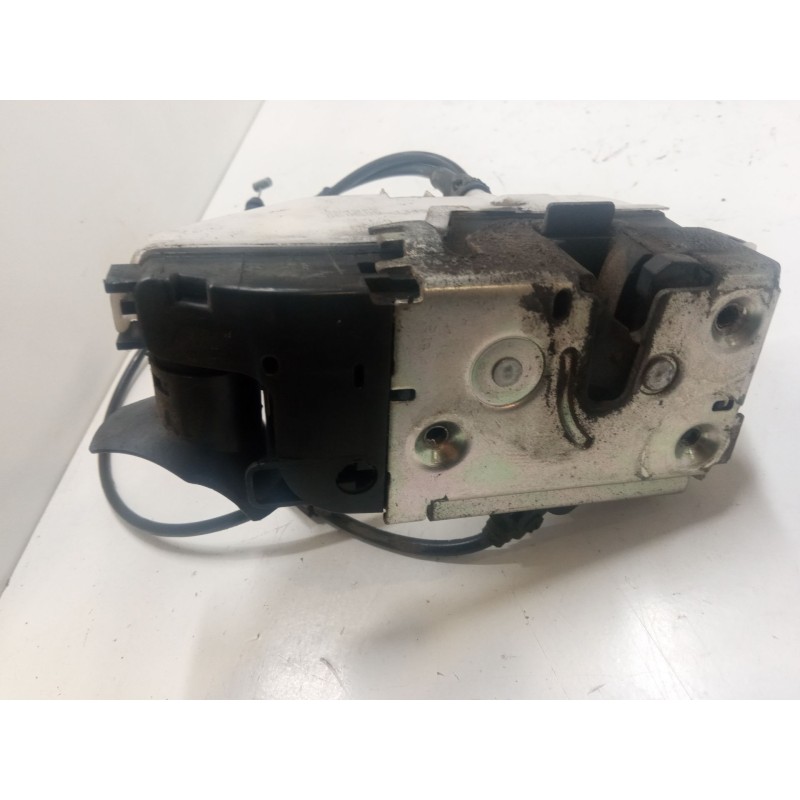 Recambio de cerradura puerta delantera izquierda para renault twingo ii (cn0_) 1.2 16v (cn0k, cn0v) referencia OEM IAM   