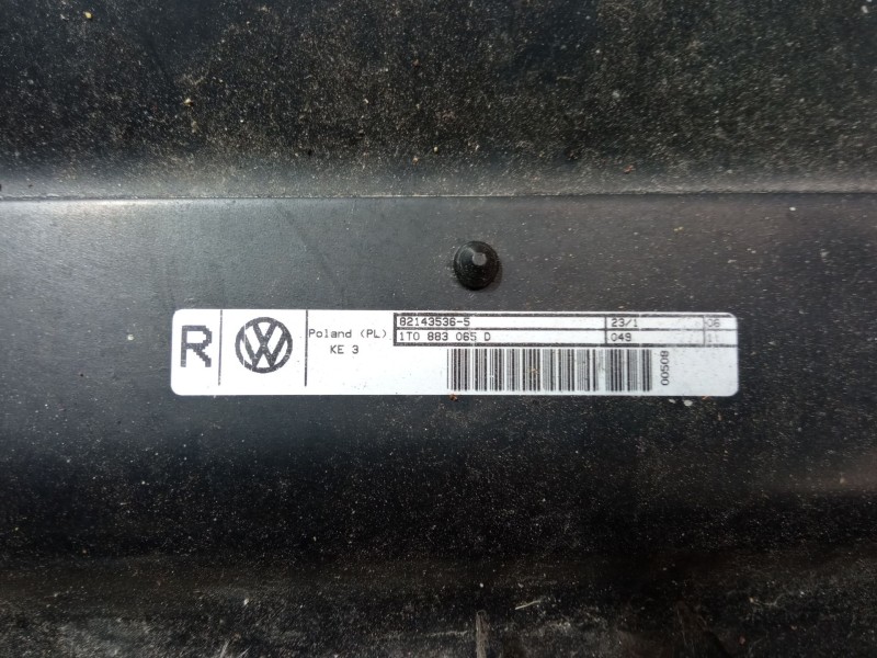 Recambio de asientos trasero derecho para volkswagen touran (1t1, 1t2) 1.6 fsi referencia OEM IAM 1T0883065D  