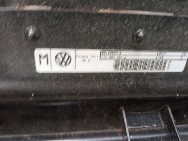 Recambio de asiento trasero central para volkswagen touran (1t1, 1t2) 1.6 fsi referencia OEM IAM 1T0883064D  