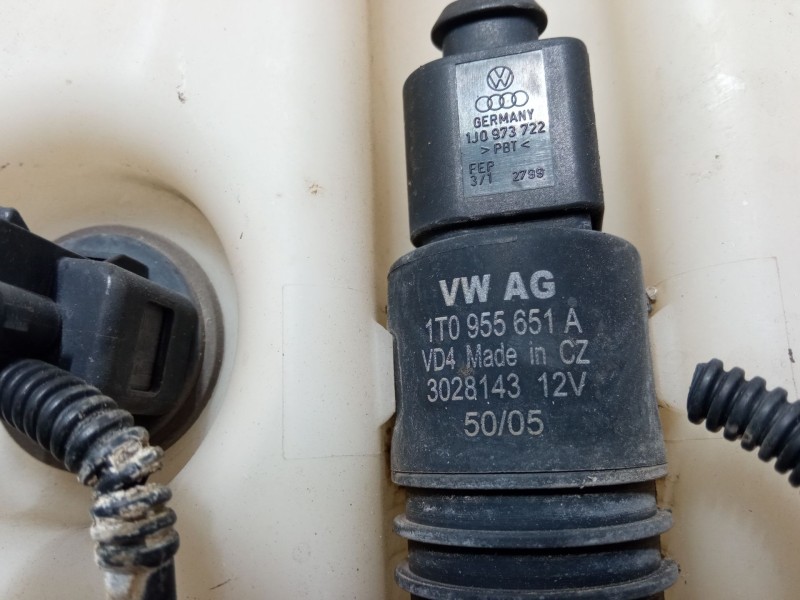 Recambio de deposito limpia para volkswagen touran (1t1, 1t2) 1.6 fsi referencia OEM IAM   