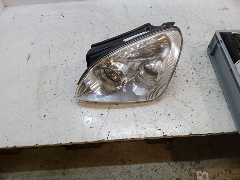 Recambio de faro izquierdo para kia carens iii monospace (un) 2.0 crdi 140 referencia OEM IAM   