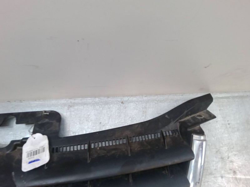 Recambio de rejillas capo para volkswagen touran (1t1, 1t2) 1.9 tdi referencia OEM IAM   