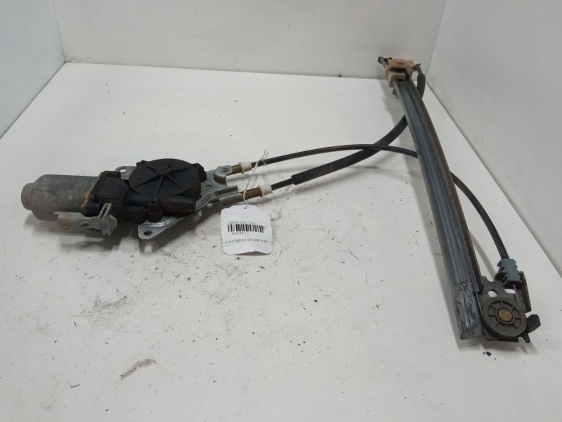 Recambio de elevalunas electrico delantero derecho para citroën saxo (s0, s1) 1.5 d referencia OEM IAM  400672T2 