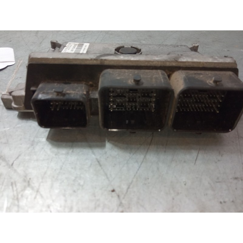 Recambio de centralita motor uce para citroën c4 cactus 1.2 vti 82 referencia OEM IAM 9811545080  