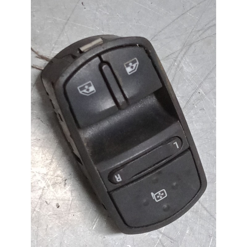Recambio de mando elevalunas delantero izquierdo para opel corsa d (s07) 1.4 (l08, l68) referencia OEM IAM 13258521AA  