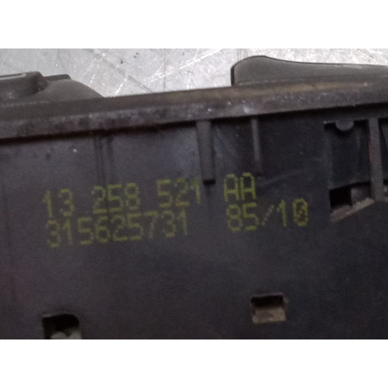 Recambio de mando elevalunas delantero izquierdo para opel corsa d (s07) 1.4 (l08, l68) referencia OEM IAM 13258521AA  