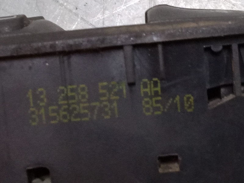 Recambio de mando elevalunas delantero izquierdo para opel corsa d (s07) 1.4 (l08, l68) referencia OEM IAM 13258521AA  