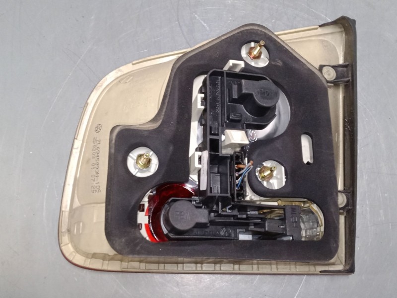 Recambio de piloto trasero porton izquierdo para volkswagen touareg (7la, 7l6, 7l7) 5.0 v10 tdi referencia OEM IAM   