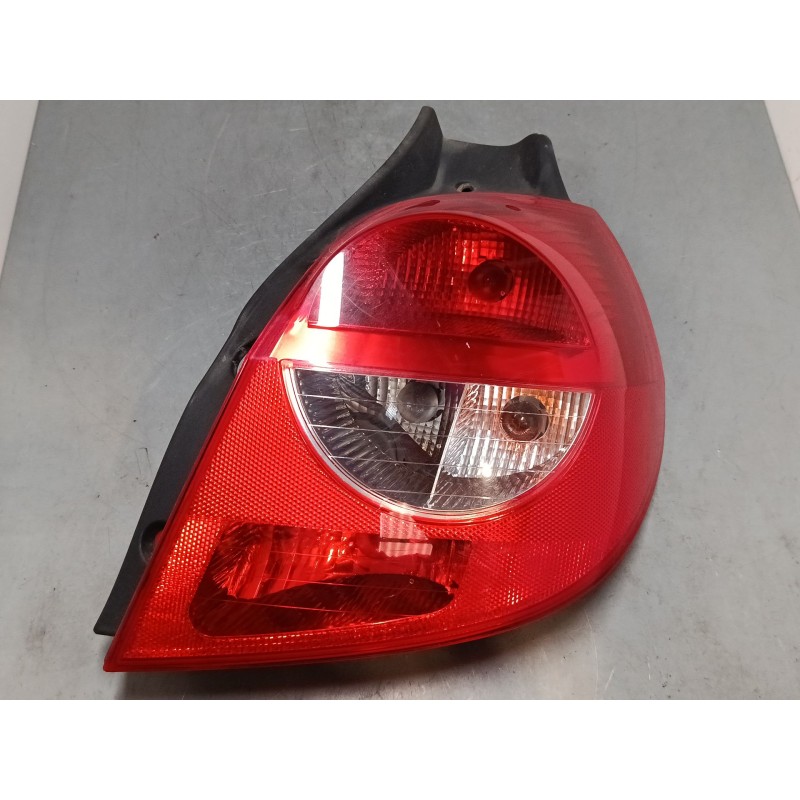 Recambio de piloto trasero derecho para renault clio iii (br0/1, cr0/1) 1.4 16v referencia OEM IAM   