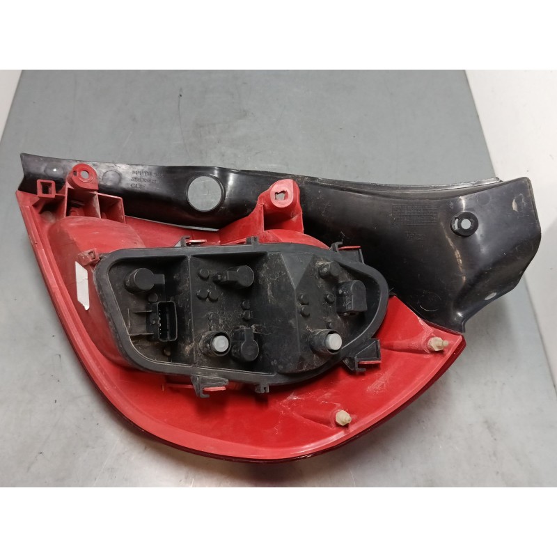 Recambio de piloto trasero izquierdo para renault clio iii (br0/1, cr0/1) 1.4 16v referencia OEM IAM   