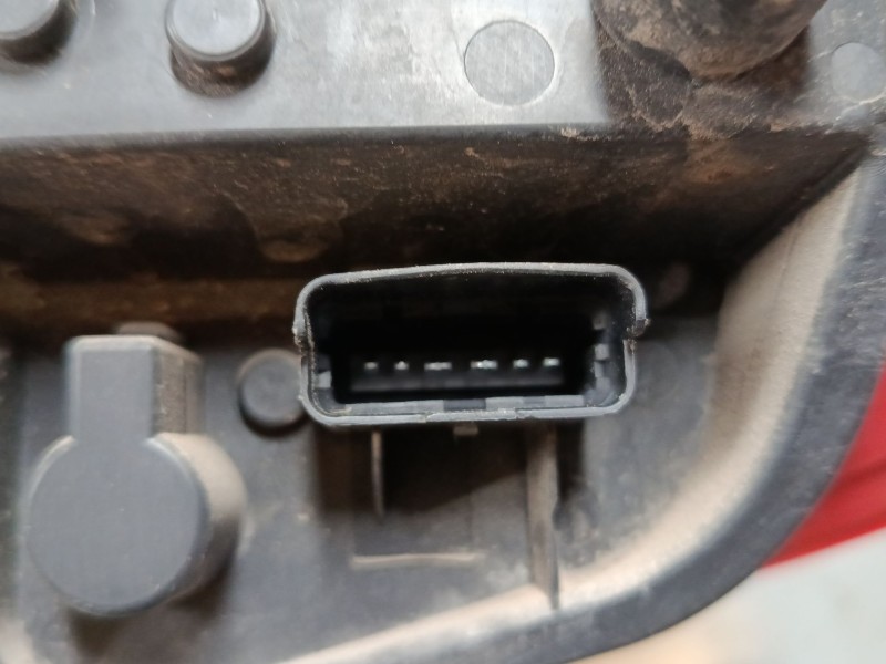 Recambio de piloto trasero izquierdo para renault clio iii (br0/1, cr0/1) 1.4 16v referencia OEM IAM   