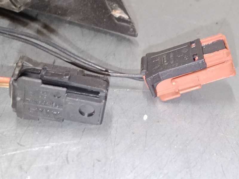 Recambio de retrovisor electrico izquierdo para citroën c3 pluriel (hb_) 1.4 hdi referencia OEM IAM   