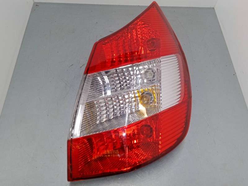 Recambio de piloto trasero derecho para renault scénic ii (jm0/1_) 1.6 16v (jm1r) referencia OEM IAM   