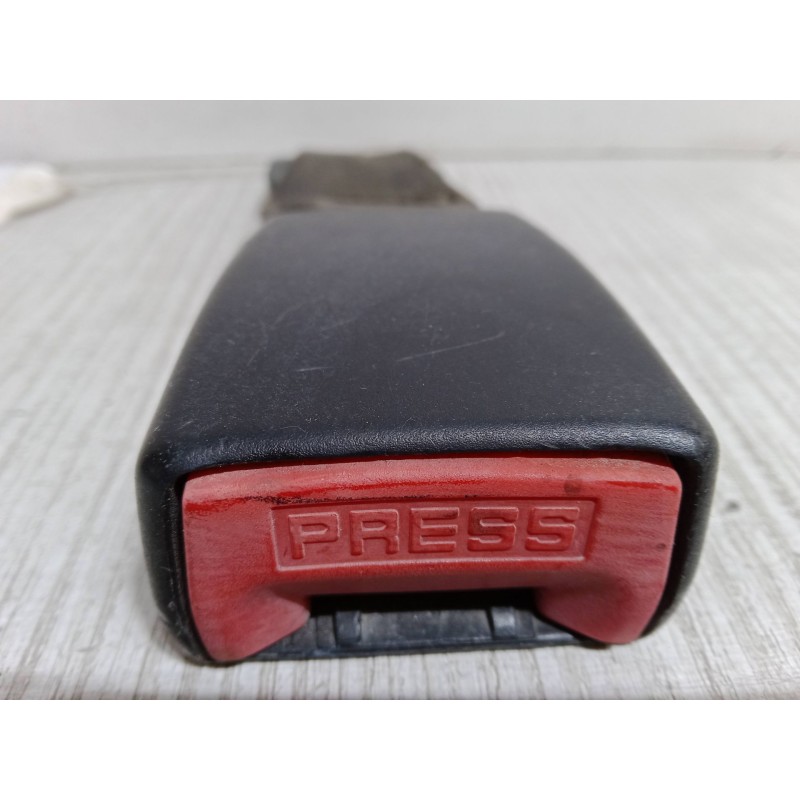 Recambio de anclaje cinturon trasero izquierdo para citroën c3 i (fc_, fn_) 1.4 i referencia OEM IAM   